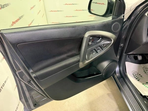 Внедорожник Toyota RAV4 2011 года, 1395000 рублей, Красноярск