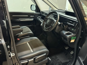 Минивэн Honda Stepwgn 2020 года, 2677000 рублей, Красноярск