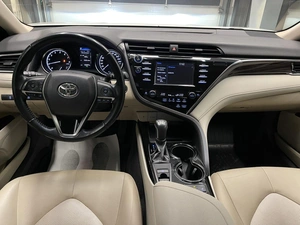 Седан Toyota Camry 2019 года, 2850000 рублей, Красноярск