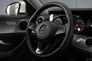 Седан Mercedes-benz E-класс 2017 года, 2690000 рублей, Омск