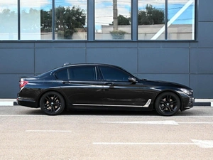 Седан BMW 7 серия 2017 года, 3274000 рублей, Кирилловка