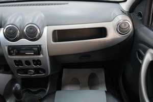 Хетчбэк Renault Sandero 2010 года, 389000 рублей, Омск