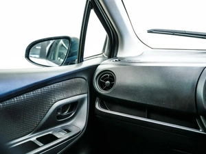 Хетчбэк Toyota Vitz 2018 года, 980000 рублей, Красноярск