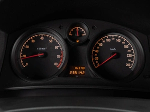 Седан Opel Astra 2009 года, 599000 рублей, Тюмень