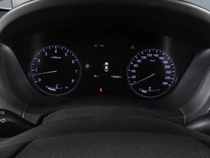 Седан Hyundai Genesis 2015 года, 2035000 рублей, Красный Пахарь