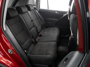 Внедорожник Volkswagen Tiguan 2012 года, 1429000 рублей, Тюмень