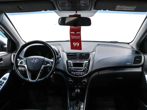 Хетчбэк Hyundai Solaris 2015 года, 929000 рублей, Красноярск