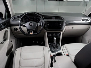 Внедорожник Volkswagen Tiguan 2018 года, 2599000 рублей, Тюмень