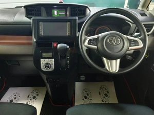 Минивэн Toyota Roomy 2018 года, 999000 рублей, Ачинск