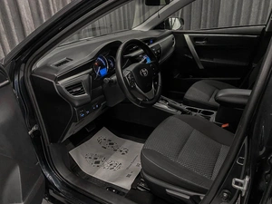 Седан Toyota Corolla 2014 года, 1149000 рублей, Красноярск
