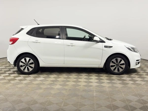 Хетчбэк Kia Rio 2016 года, 975200 рублей, Казань