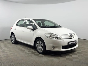 Хетчбэк Toyota Auris 2011 года, 863100 рублей, Казань