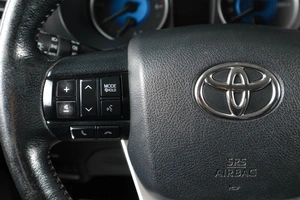 Пикап Toyota Hilux 2018 года, 2739000 рублей, Тюмень