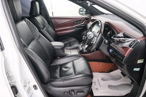 Внедорожник Toyota Harrier 2018 года, 3899000 рублей, Красноярск