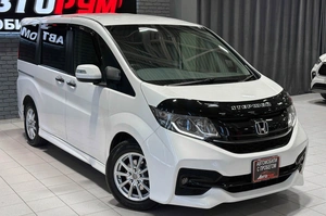 Минивэн Honda Stepwgn Spada 2015 года, 1897000 рублей, Красноярск