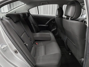 Седан Toyota Avensis 2011 года, 1100000 рублей, Красноярск
