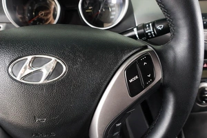 Седан Hyundai Elantra 2012 года, 979000 рублей, Пермь