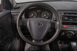 Седан Kia Rio 2007 года, 579000 рублей, Томск