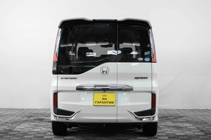 Минивэн Honda Stepwgn Spada 2016 года, 1699000 рублей, Кемерово