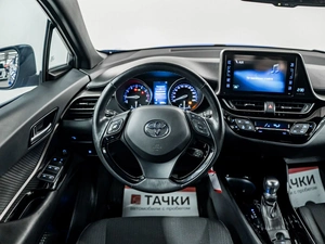 Внедорожник Toyota C-HR 2018 года, 2480000 рублей, Красноярск