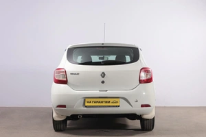 Хетчбэк Renault Sandero 2016 года, 799000 рублей, Новосибирск