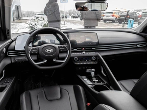 Седан Hyundai Elantra 2024 года, 2560000 рублей, Краснодар