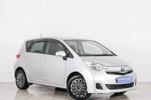 Хетчбэк Toyota Ractis 2011 года, 729000 рублей, Красноярск