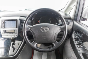Минивэн Toyota Alphard 2008 года, 1889000 рублей, Барнаул