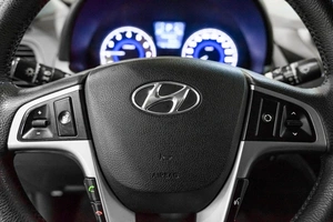 Седан Hyundai Solaris 2016 года, 979000 рублей, Ульяновск