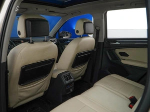 Внедорожник Volkswagen Tiguan 2017 года, 2490750 рублей, Москва