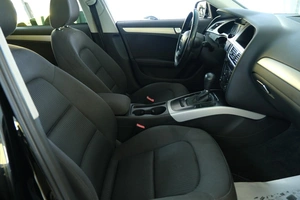 Седан Audi A4 2011 года, 1149000 рублей, Омск
