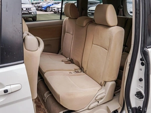 Минивэн Toyota Isis 2014 года, 1360000 рублей, Краснодар