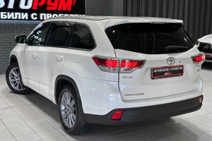 Внедорожник Toyota Highlander 2014 года, 2850000 рублей, Красноярск