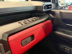 Пикап Toyota Tacoma 2024 года, 9490000 рублей, Павловская Слобода