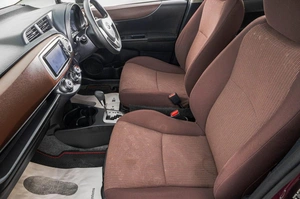 Хетчбэк Toyota Vitz 2012 года, 849000 рублей, Барнаул