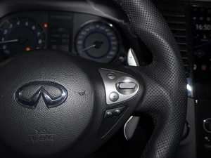 Внедорожник Infiniti QX70 2013 года, 2949000 рублей, Санкт-Петербург