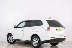 Внедорожник Mitsubishi Outlander 2014 года, 1529000 рублей, Красноярск