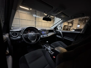 Внедорожник Toyota RAV4 2018 года, 2797000 рублей, Красноярск