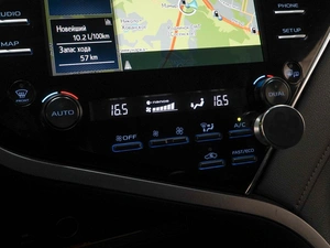 Седан Toyota Camry 2019 года, 2646434 рублей, Москва
