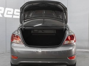 Седан Hyundai Solaris 2014 года, 950000 рублей, Омск