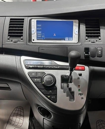 Минивэн Toyota Isis 2014 года, 1297000 рублей, Красноярск