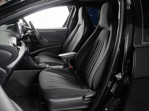 Хетчбэк Toyota Yaris 2020 года, 1229000 рублей, Тюмень