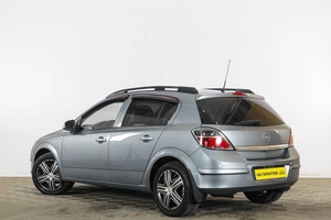 Хетчбэк Opel Astra 2011 года, 569000 рублей, Тюмень