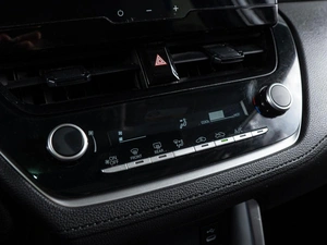 Внедорожник Toyota Corolla Cross 2024 года, 3200000 рублей, Волгоград