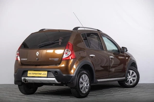 Хетчбэк Renault Sandero Stepway 2013 года, 799000 рублей, Томск