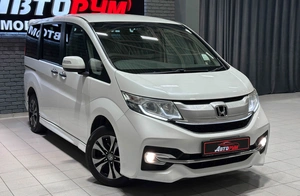 Минивэн Honda Stepwgn 2017 года, 1897000 рублей, Красноярск