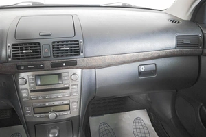 Универсал Toyota Avensis 2006 года, 1049000 рублей, Кемерово