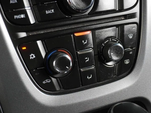 Седан Opel Astra 2012 года, 729000 рублей, Воронеж