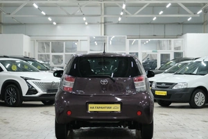 Хетчбэк Toyota iQ 2009 года, 899000 рублей, Омск