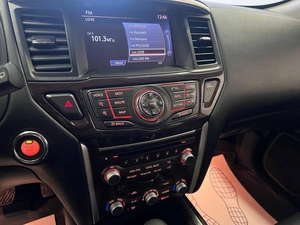 Внедорожник Nissan Pathfinder 2015 года, 1949000 рублей, Красноярск